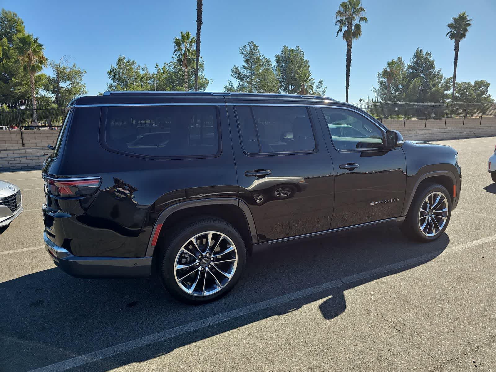 2022 Jeep Wagoneer Series III 4