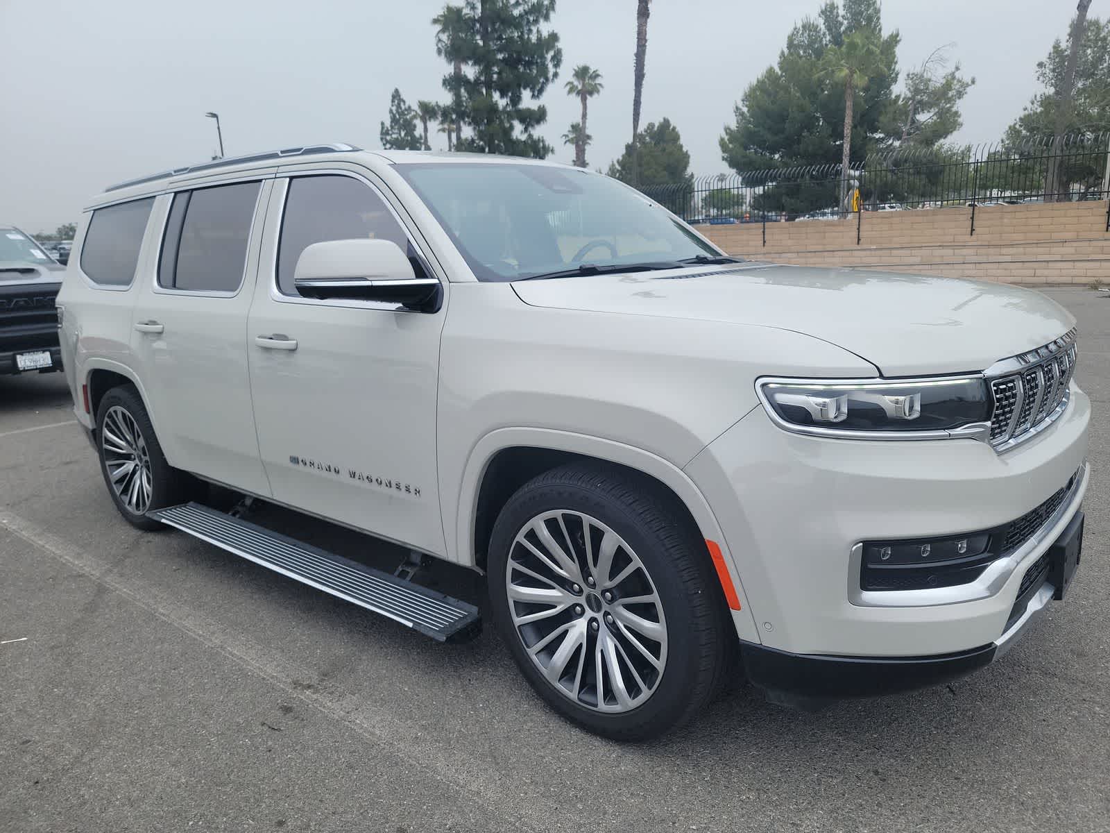 2022 Jeep Grand Wagoneer Series III 3