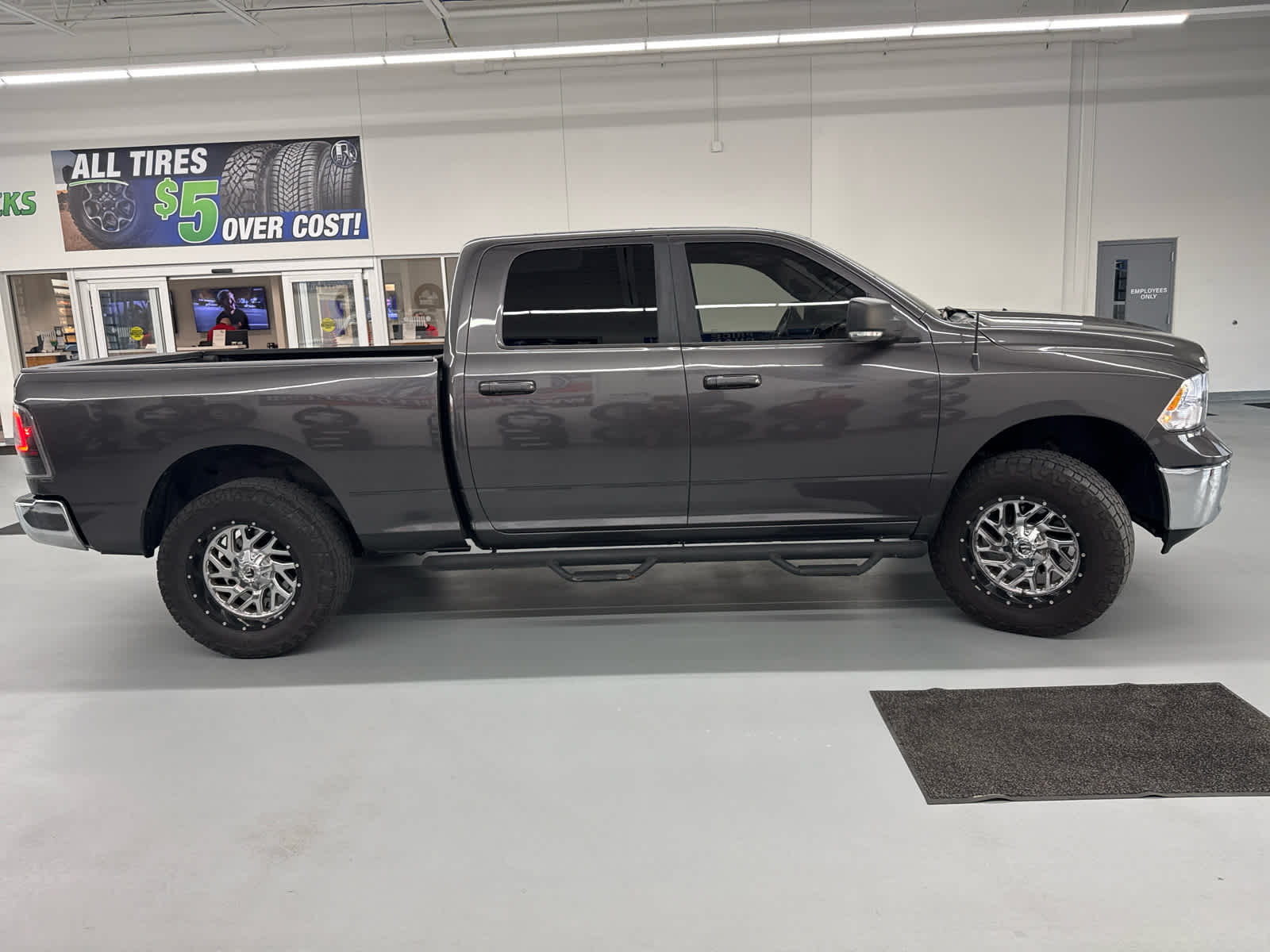 2019 Ram 1500 Classic Big Horn 4x4 Crew Cab 64 Box 3