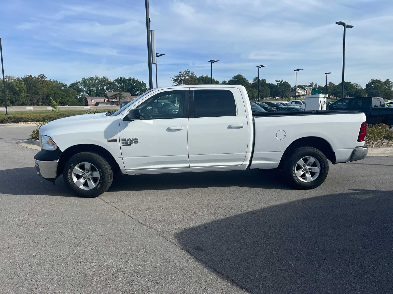 2019 Ram 1500 Classic SLT 4x4 Crew Cab 64 Box 7