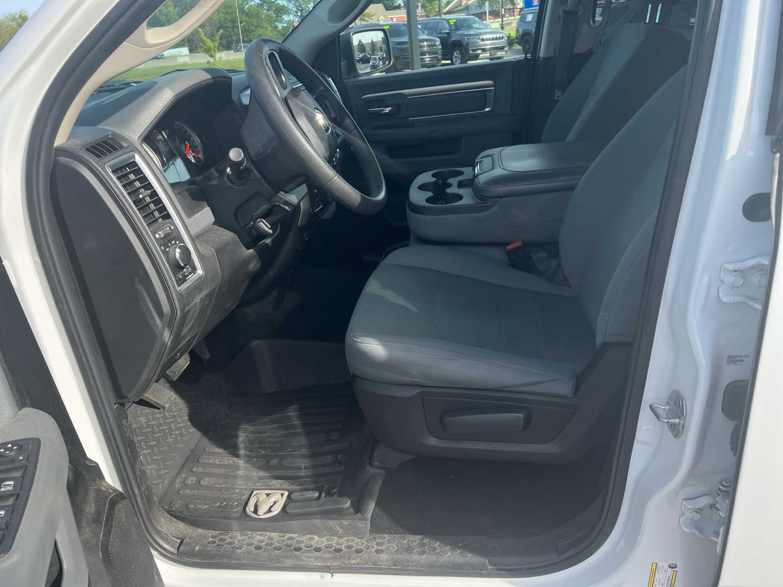 2019 Ram 1500 Classic SLT 4x4 Crew Cab 64 Box 9