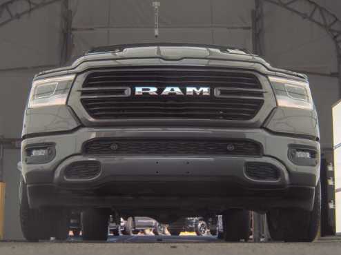 2023 Ram 1500 Laramie 4x4 Crew Cab 57 Box 3