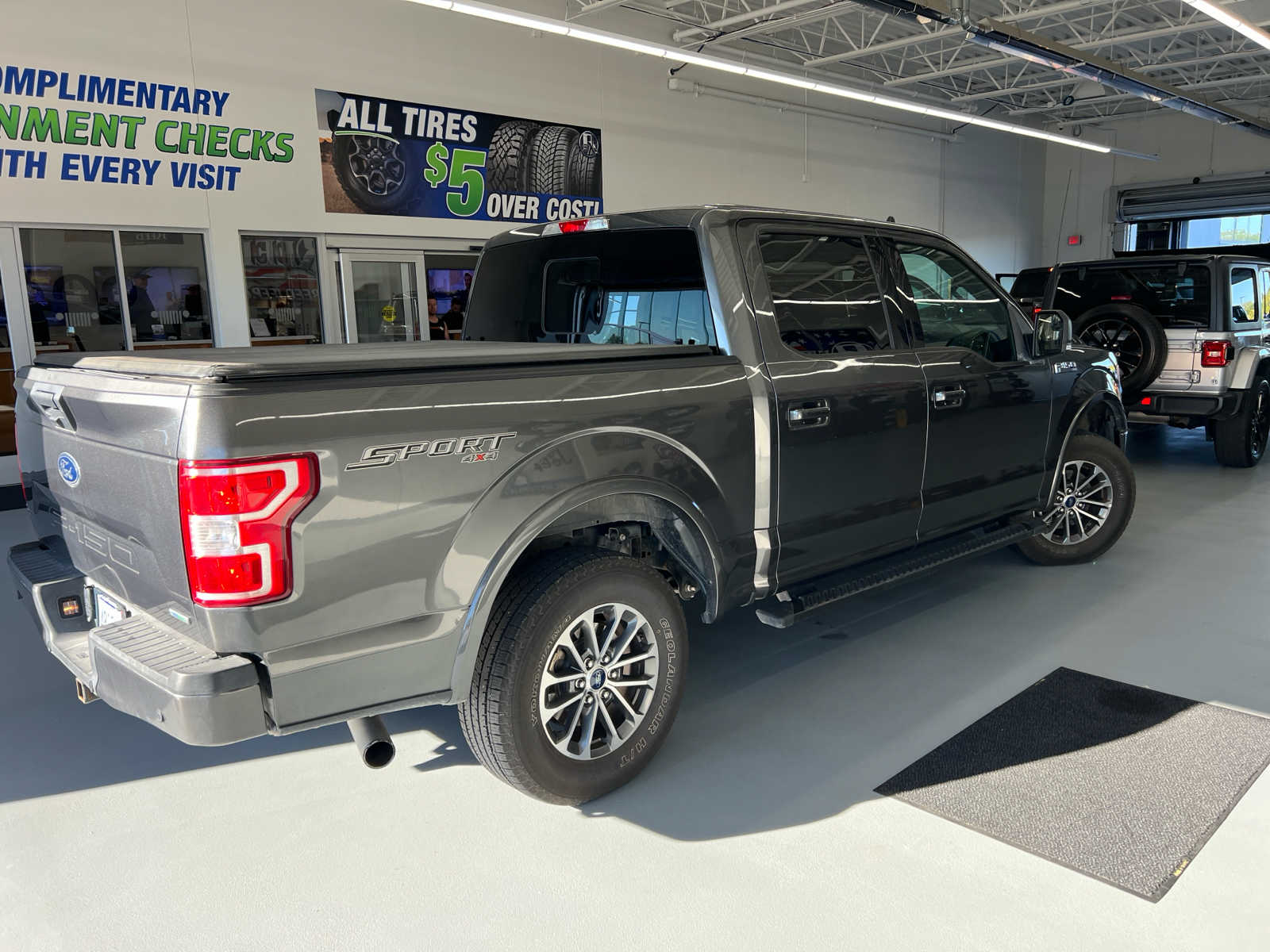 2020 Ford F-150 XLT 4WD SuperCrew 5.5 Box 5