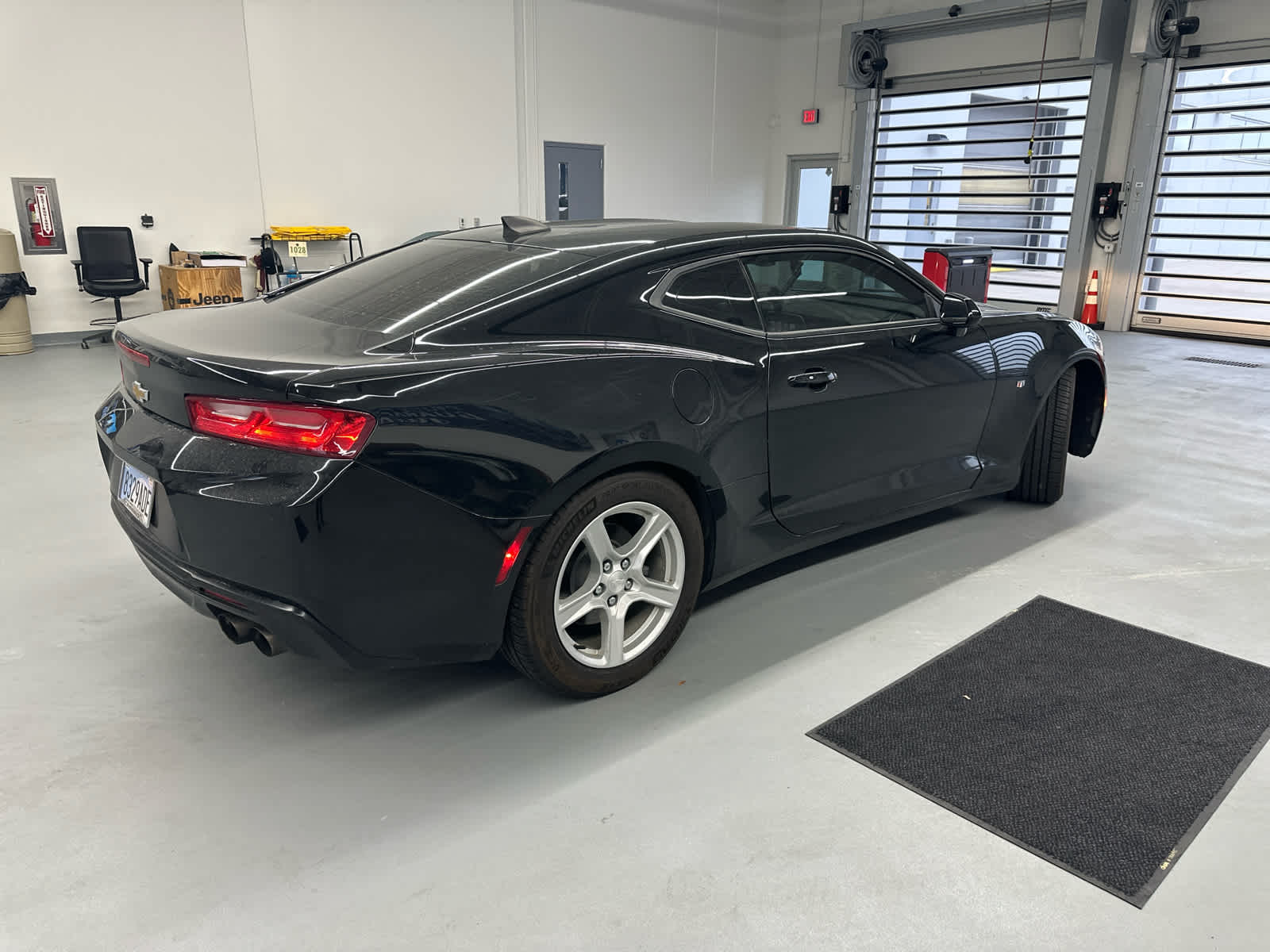 2018 Chevrolet Camaro 1LT photo 2