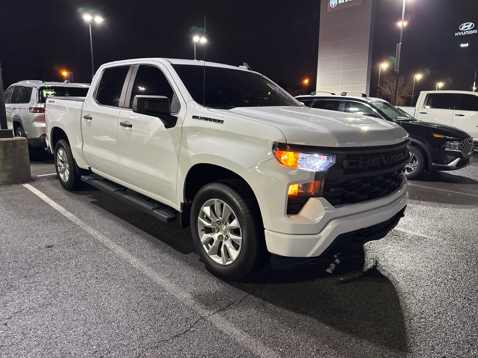 2023 Chevrolet Silverado 1500 Custom 4WD Crew Cab 147 6