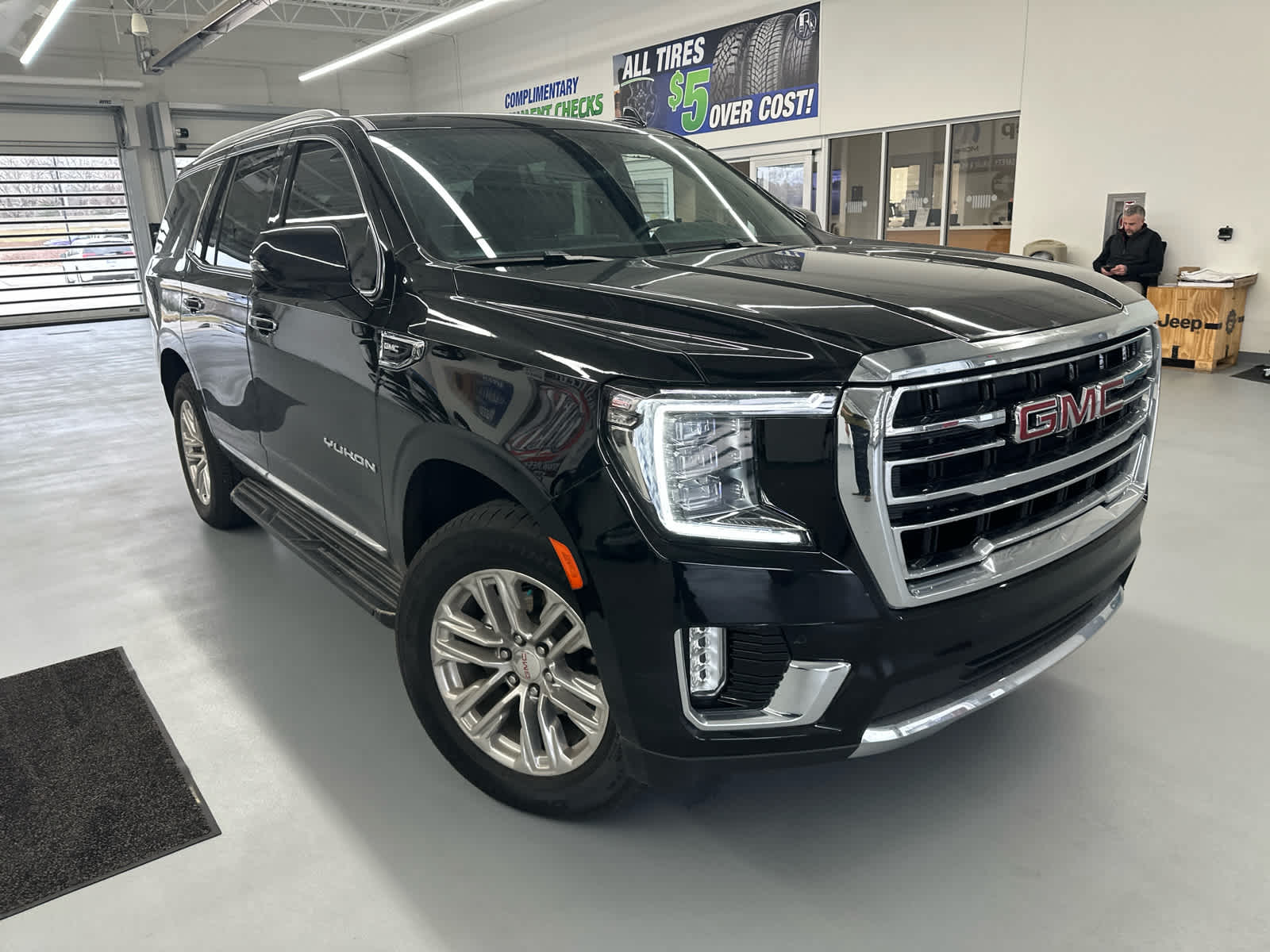 2023 GMC Yukon SLT 3