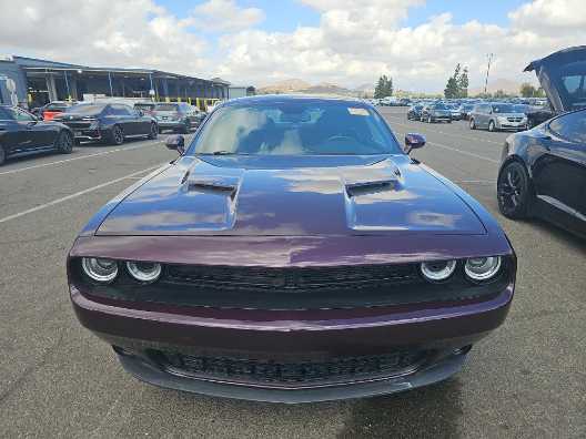 2022 Dodge Challenger SXT 2