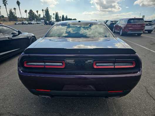 2022 Dodge Challenger SXT 5