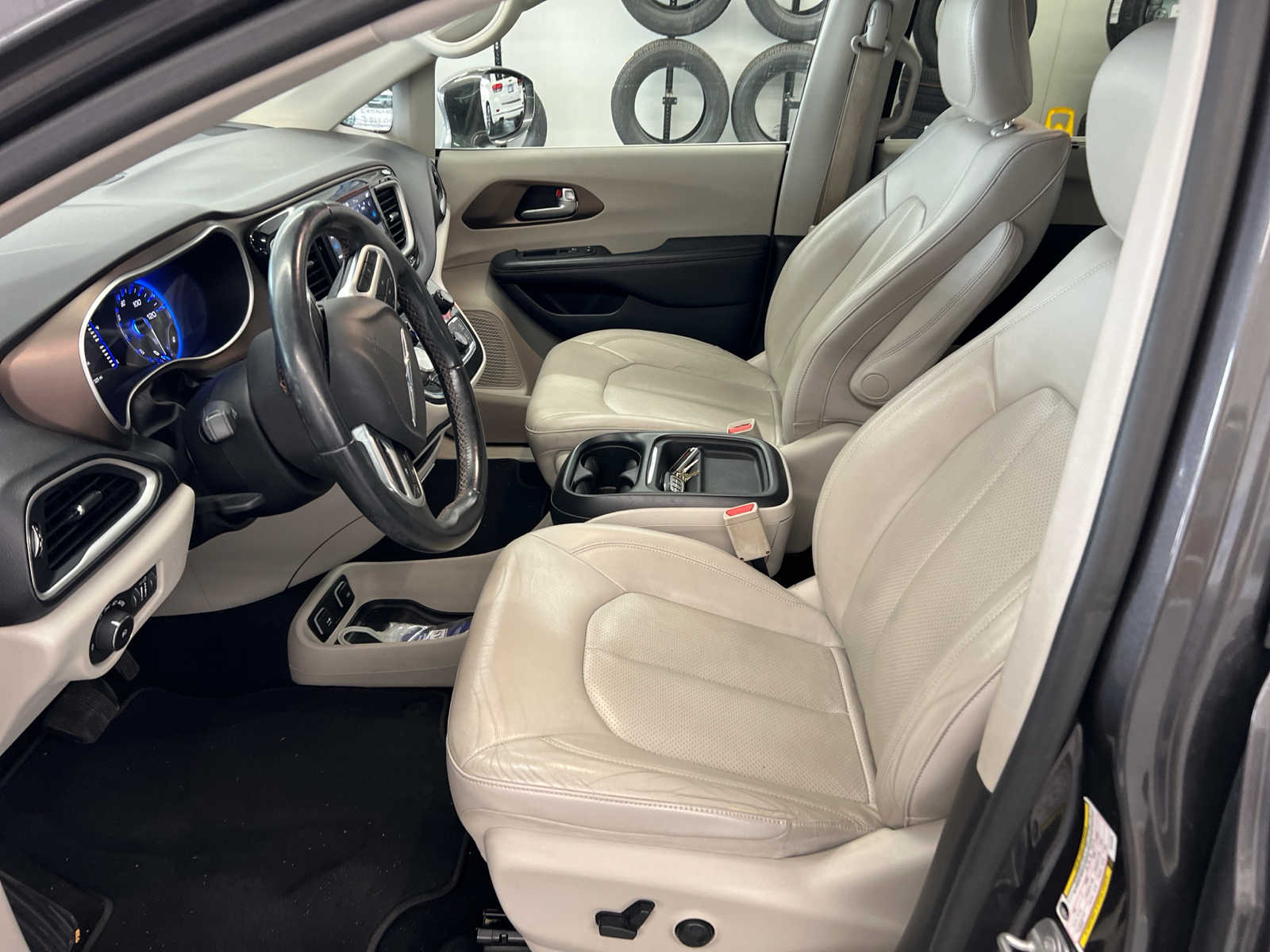 2018 Chrysler Pacifica Touring L 8