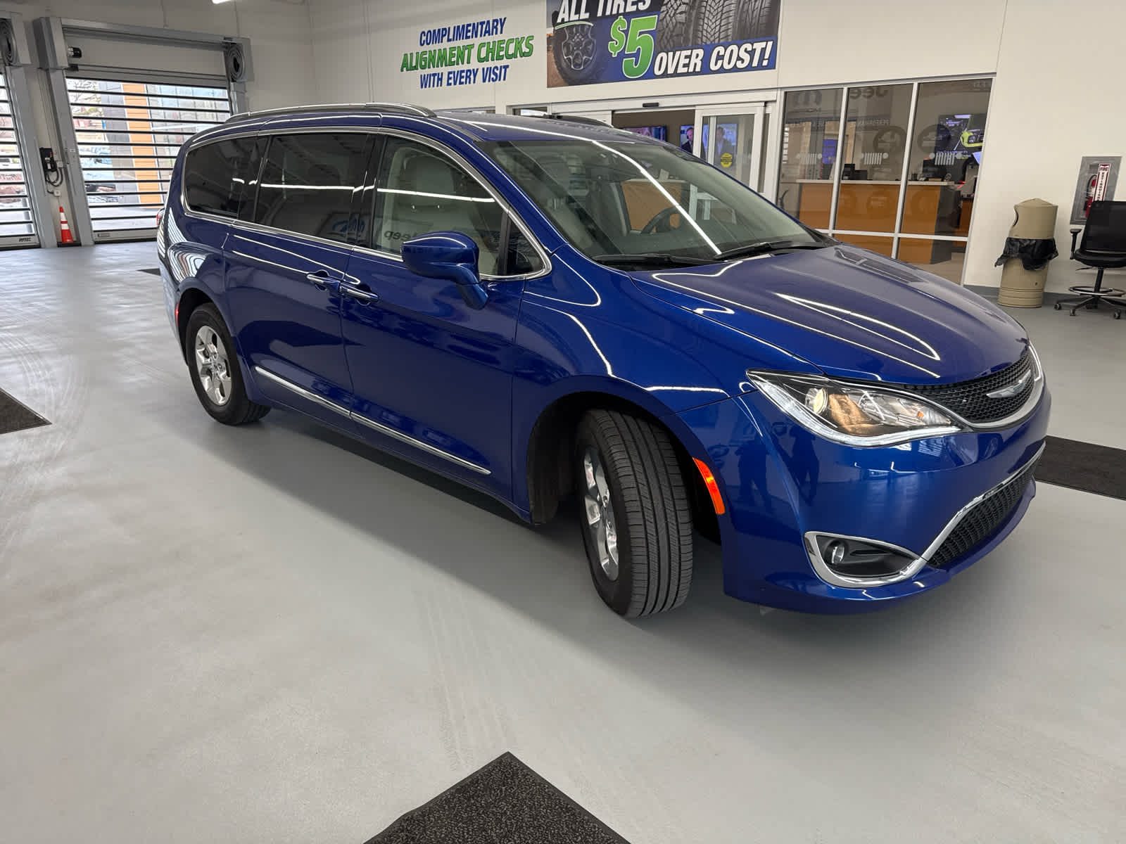 2020 Chrysler Pacifica Hybrid Touring L 3