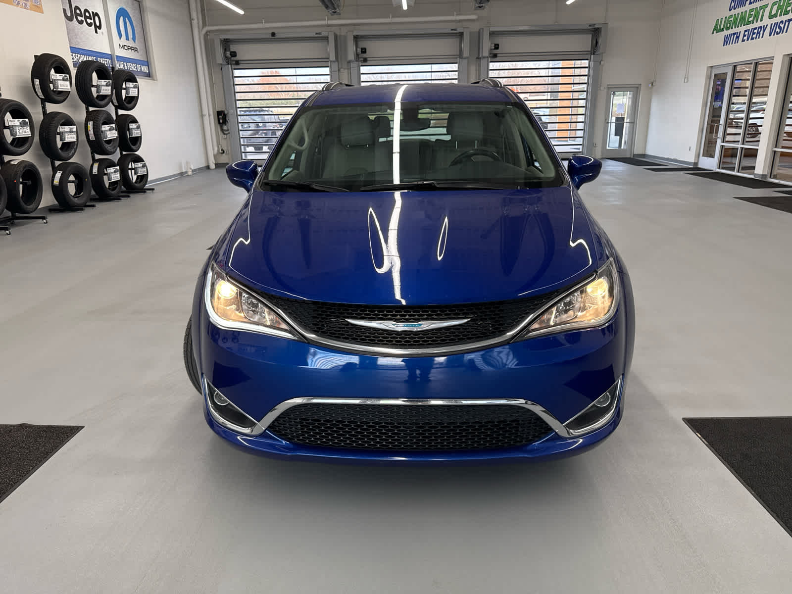 2020 Chrysler Pacifica Hybrid Touring L 2