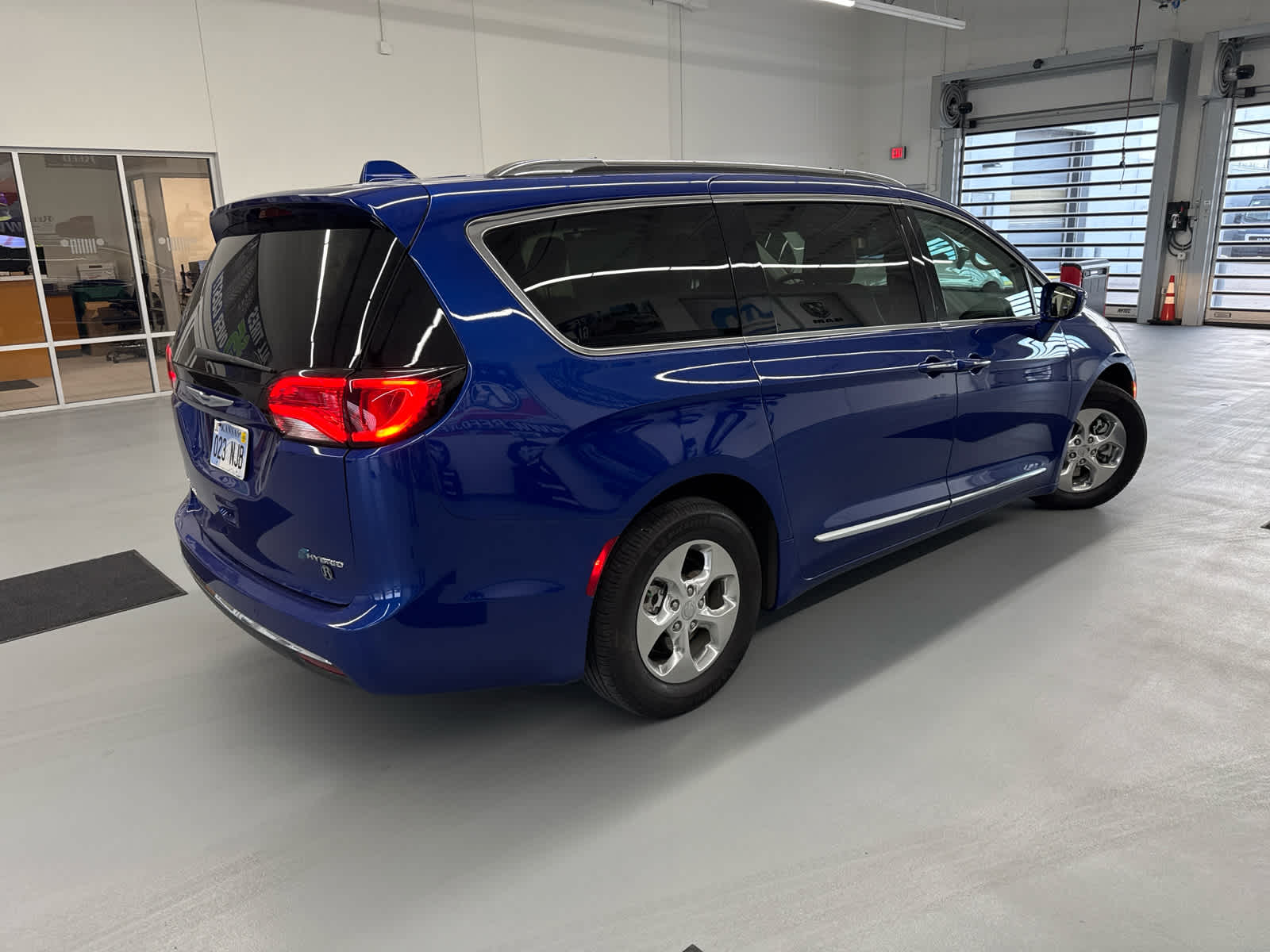 2020 Chrysler Pacifica Hybrid Touring L 4