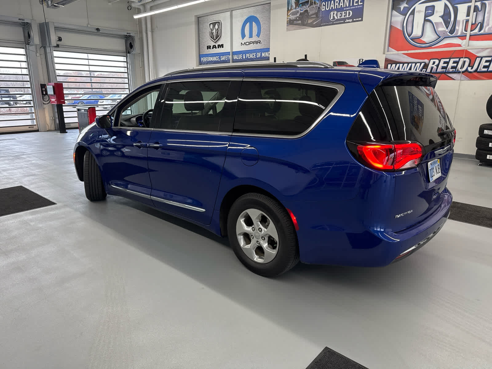 2020 Chrysler Pacifica Hybrid Touring L 5