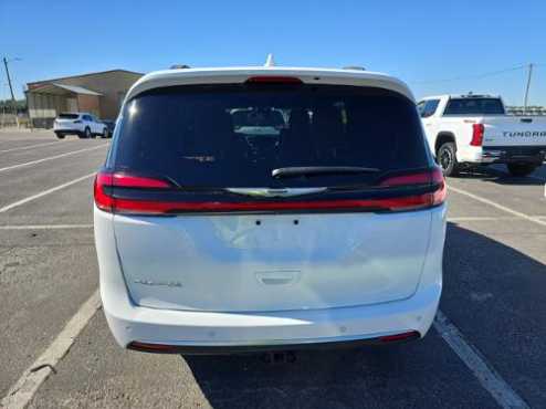 2022 Chrysler Pacifica Pinnacle 5