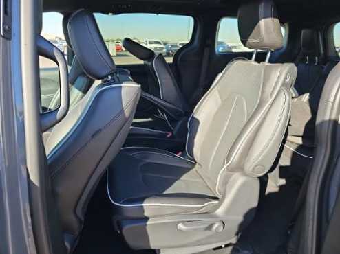 2022 Chrysler Pacifica Hybrid Limited 13