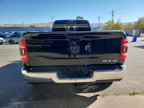 2022 Ram 3500 Tradesman 4x4 Crew Cab 8 Box 5