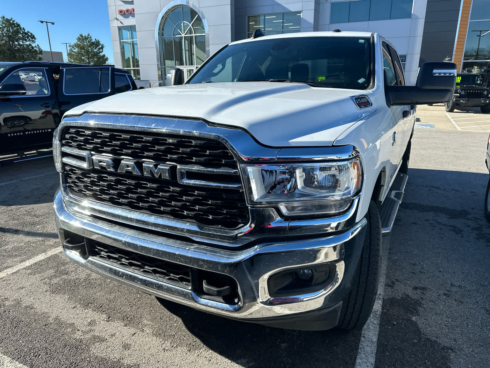 2024 Ram 2500 Big Horn 4x4 Crew Cab 64 Box 2