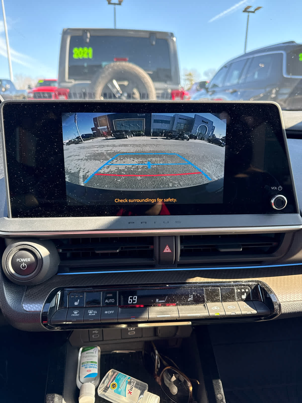 2024 Toyota Prius XLE photo 3