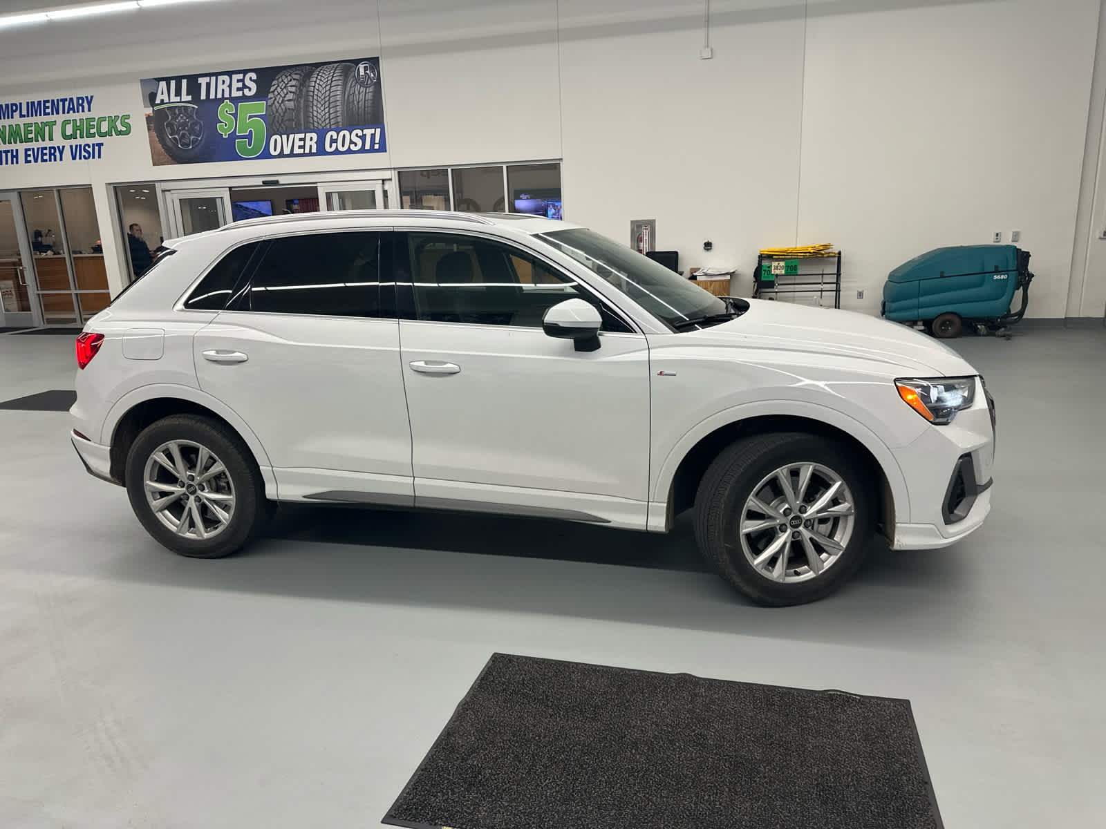 2021 Audi Q3 S line Premium 4