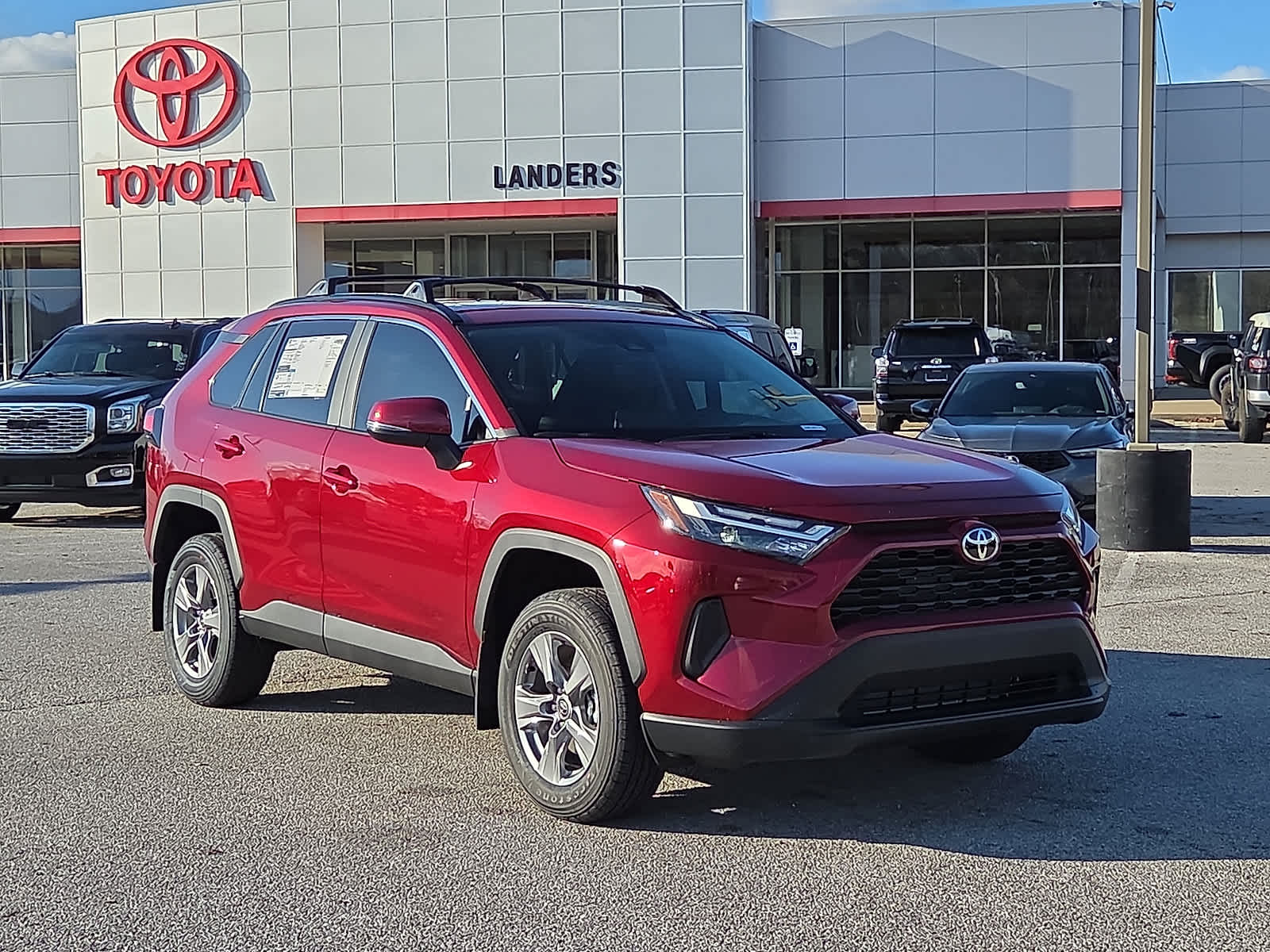 2025 Toyota RAV4 XLE FWD