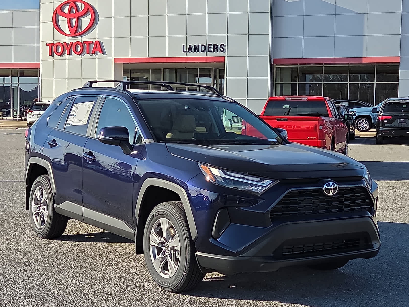 2025 Toyota RAV4 XLE FWD