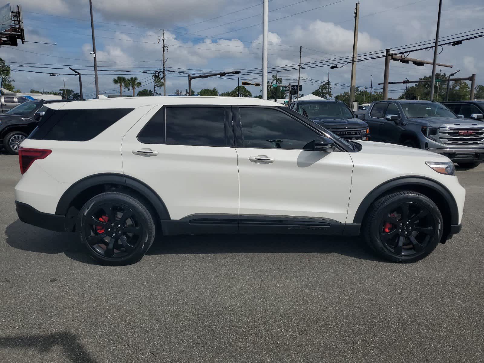 2022 Ford Explorer ST 7