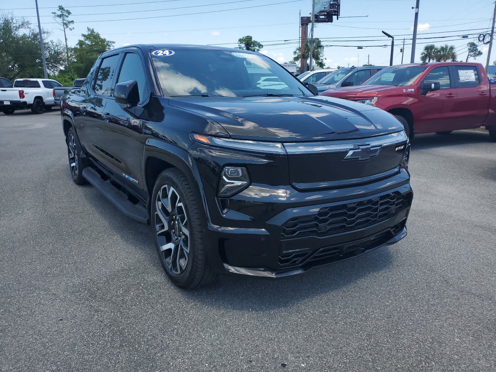 2024 Chevrolet Silverado EV RST e4WD Crew Cab 8