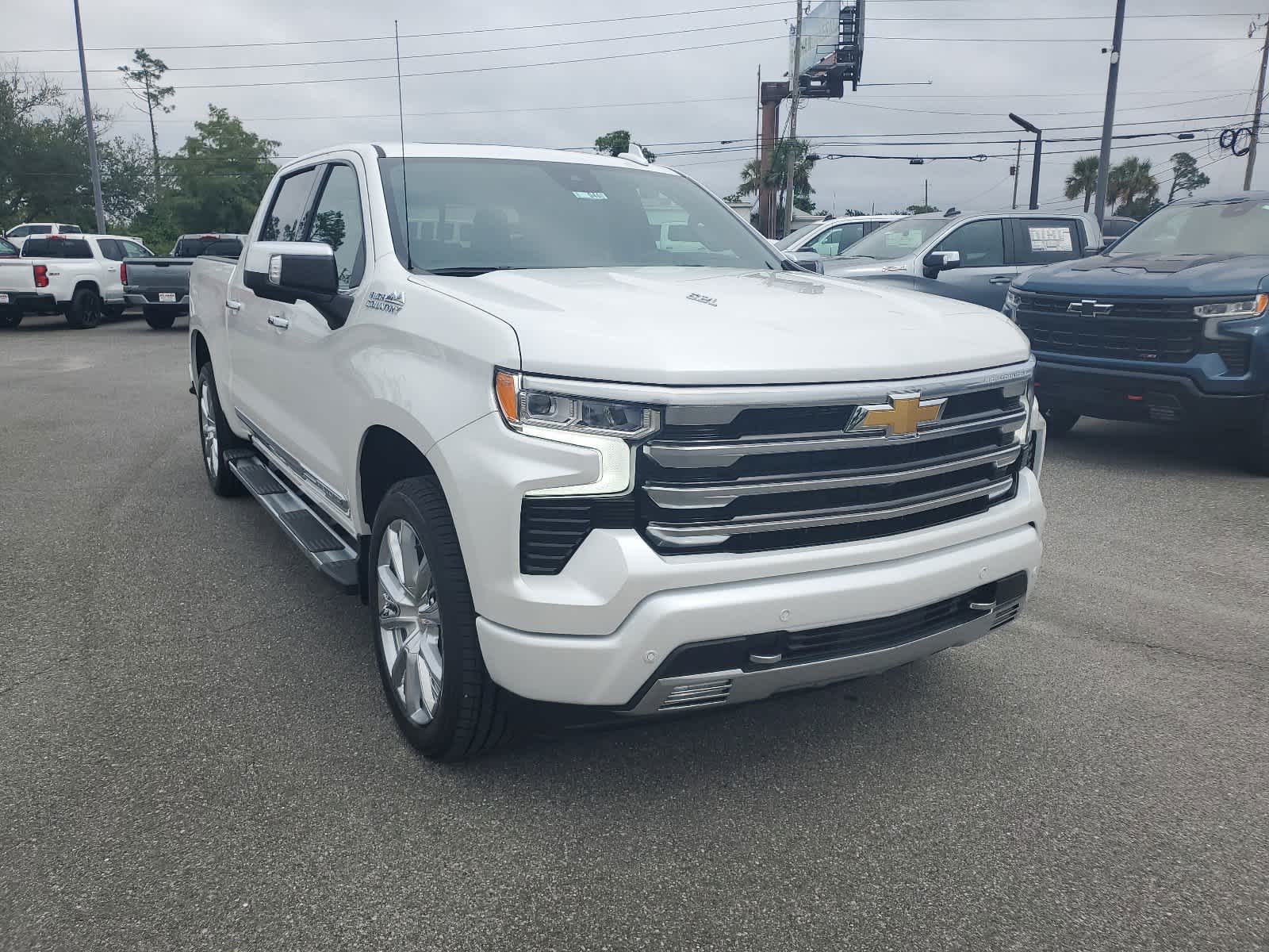 2025 Chevrolet Silverado 1500 High Country 4WD Crew Cab 147 8