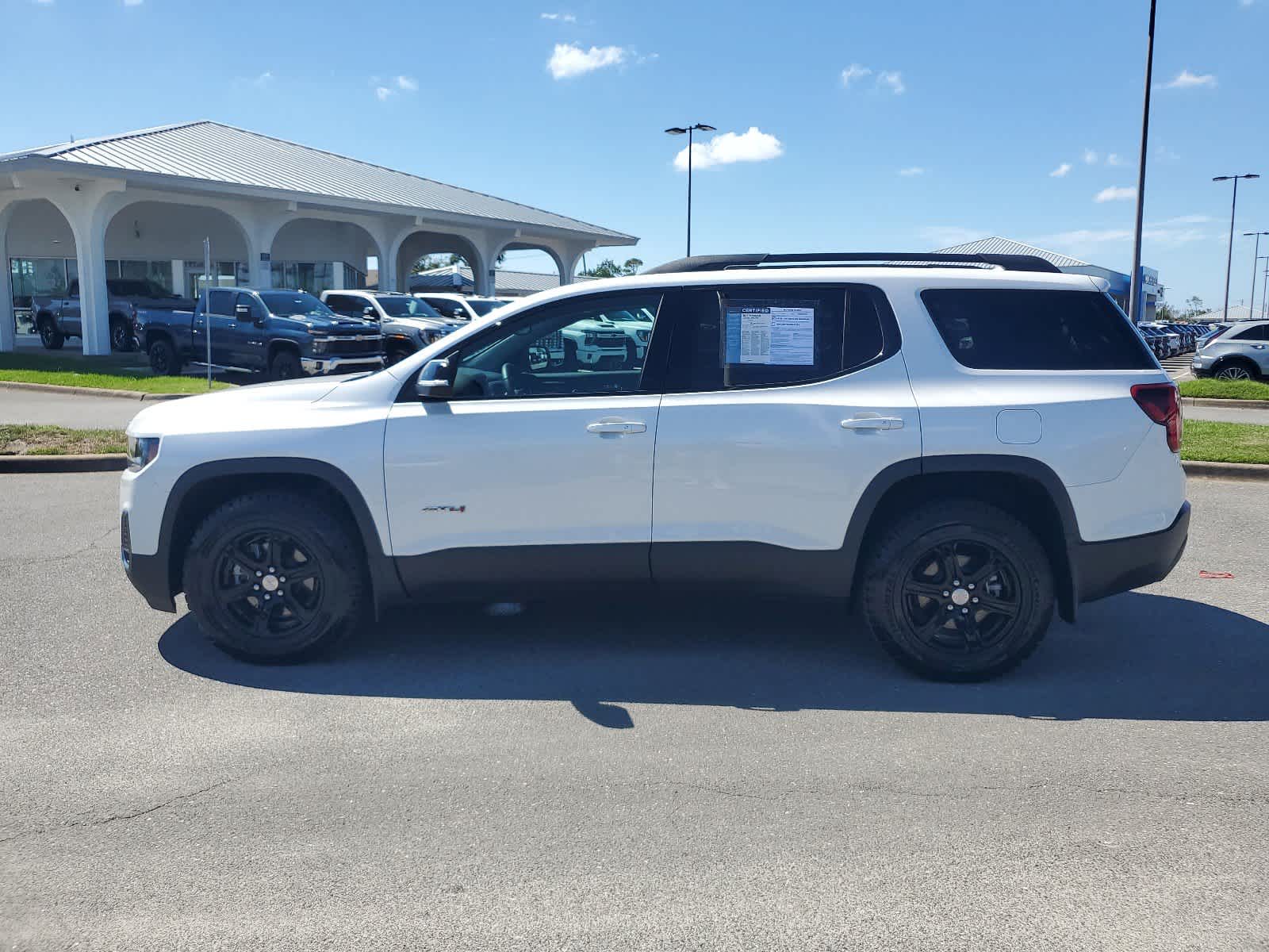 2023 GMC Acadia AT4 2