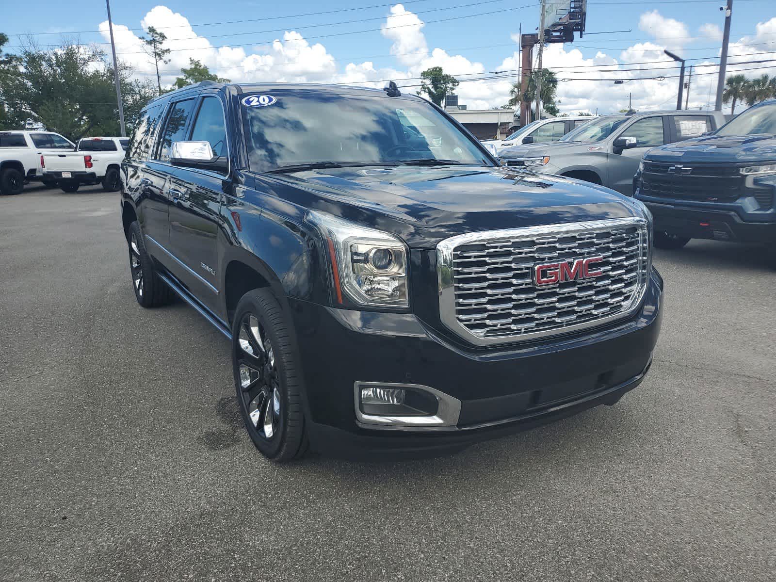 2020 GMC Yukon XL Denali 8