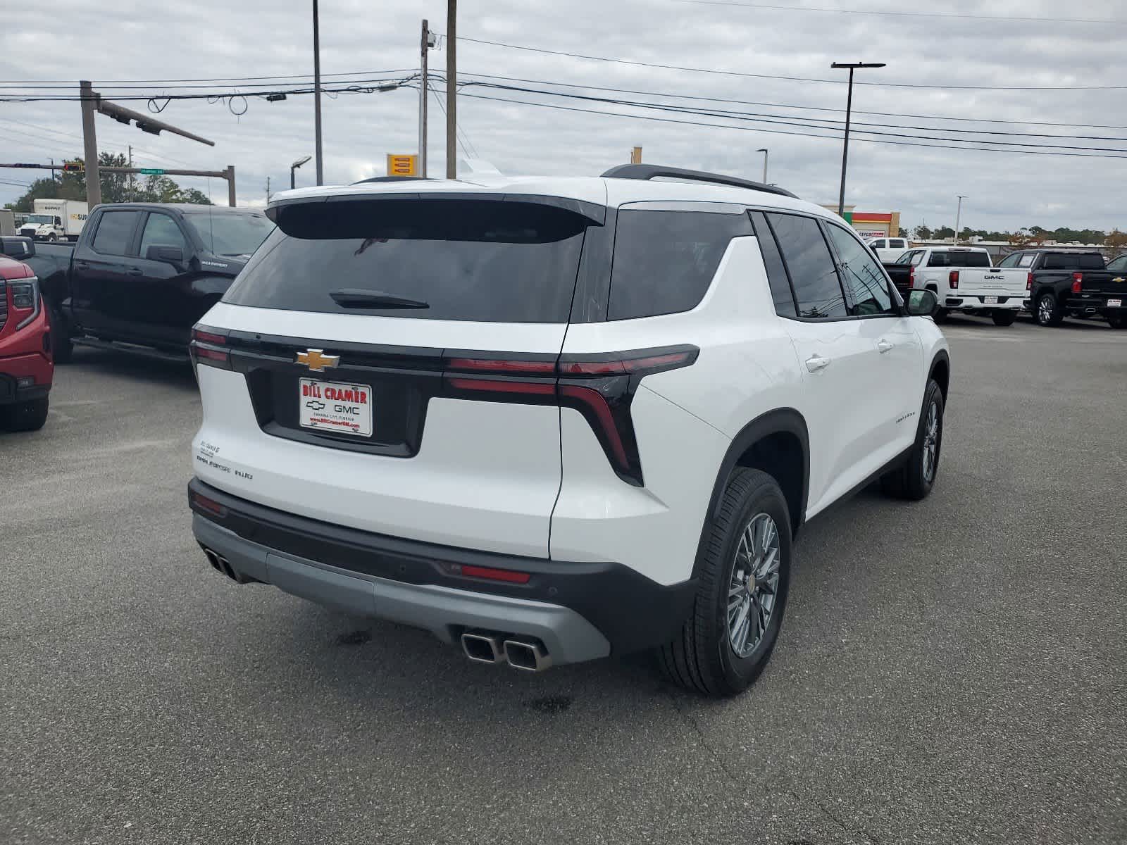 2025 Chevrolet Traverse AWD LT 3