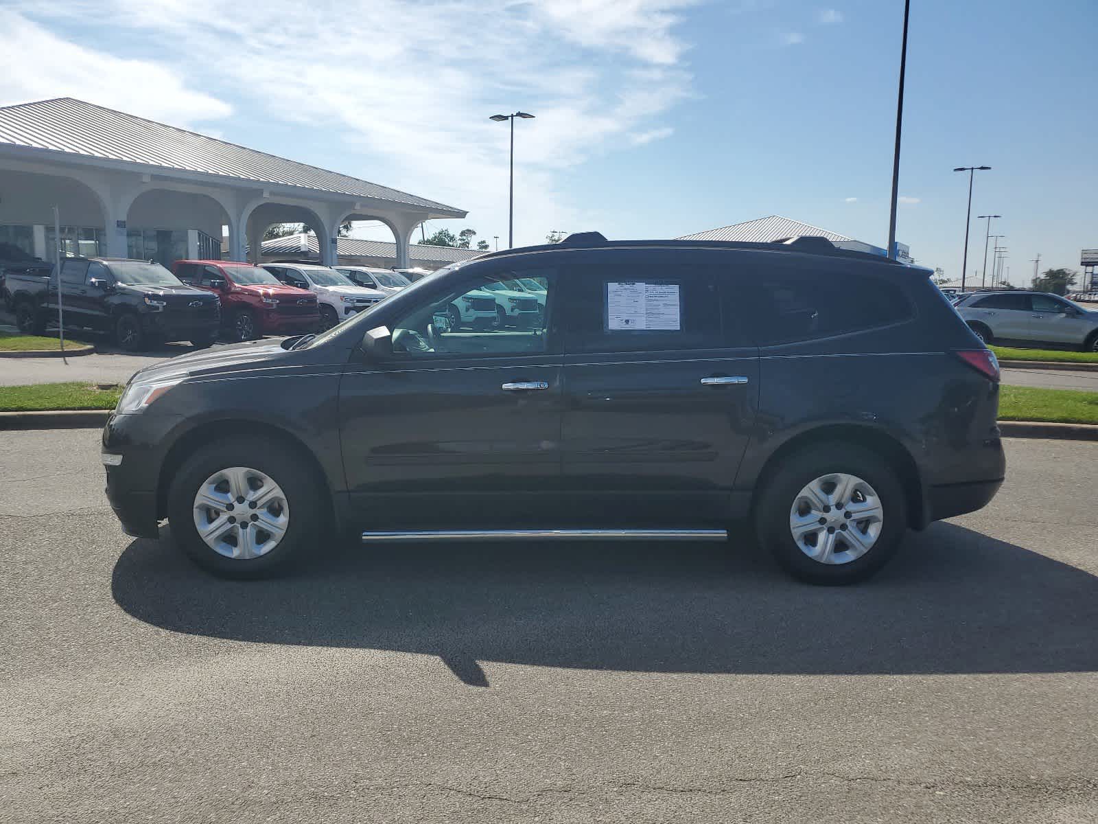 2017 Chevrolet Traverse LS 2