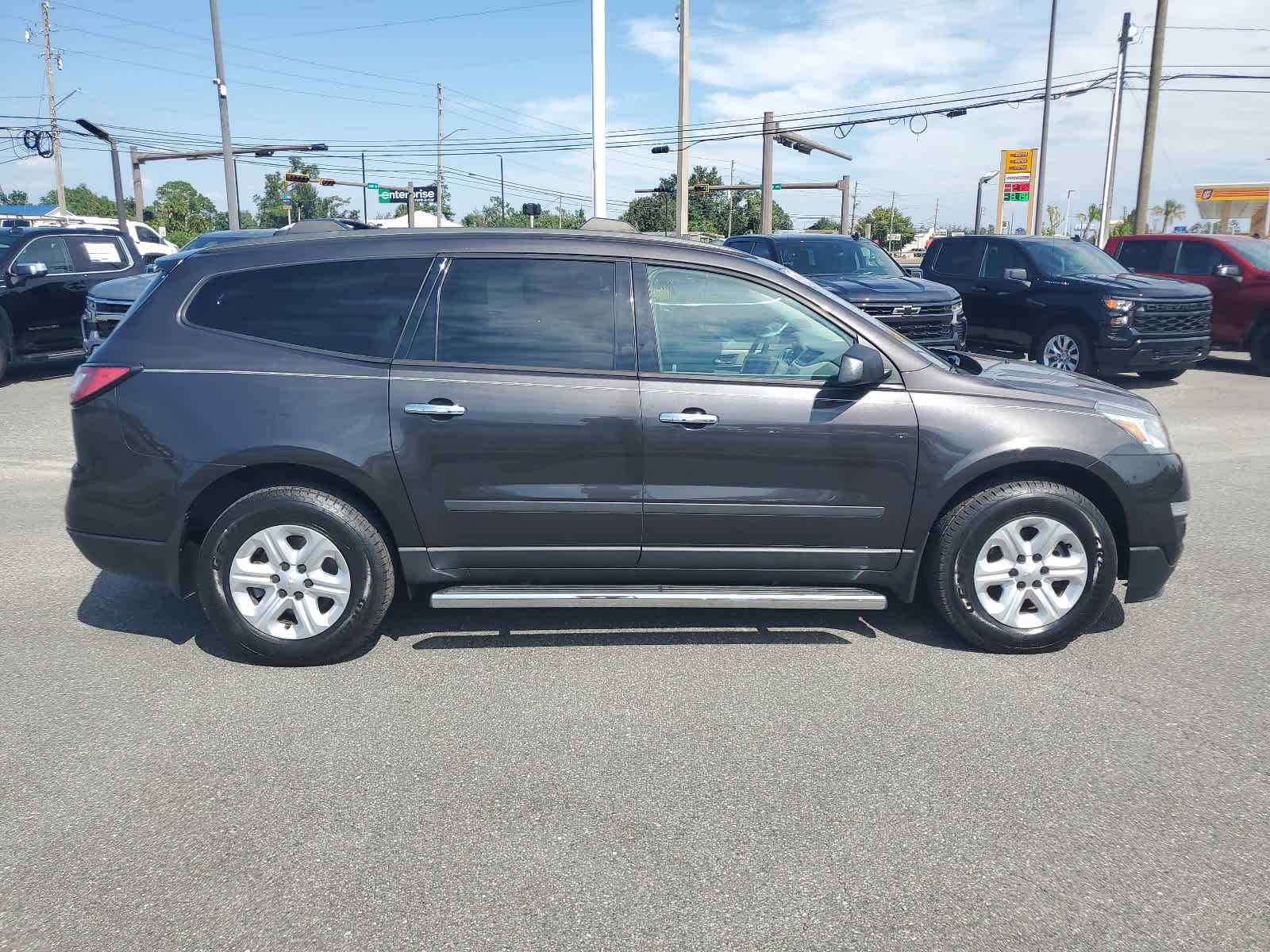 2017 Chevrolet Traverse LS 7