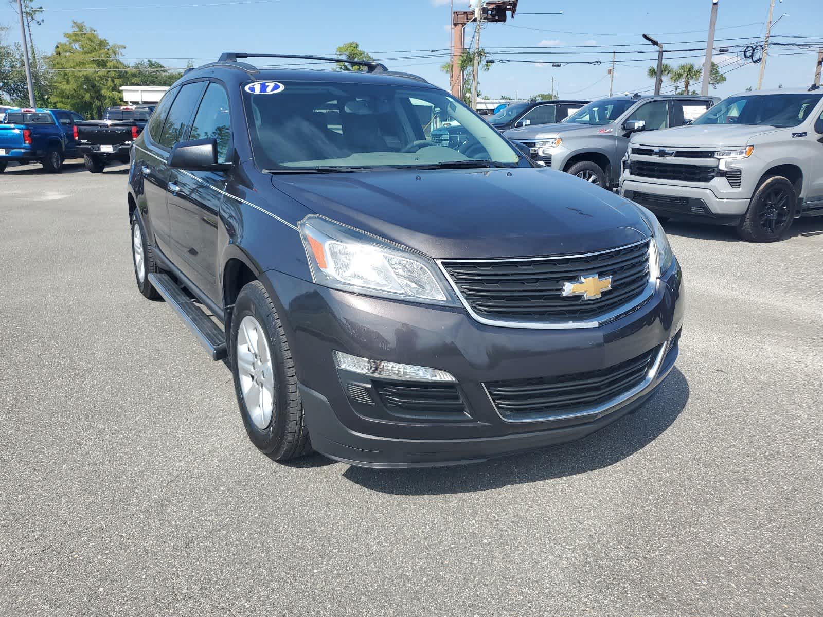 2017 Chevrolet Traverse LS 8