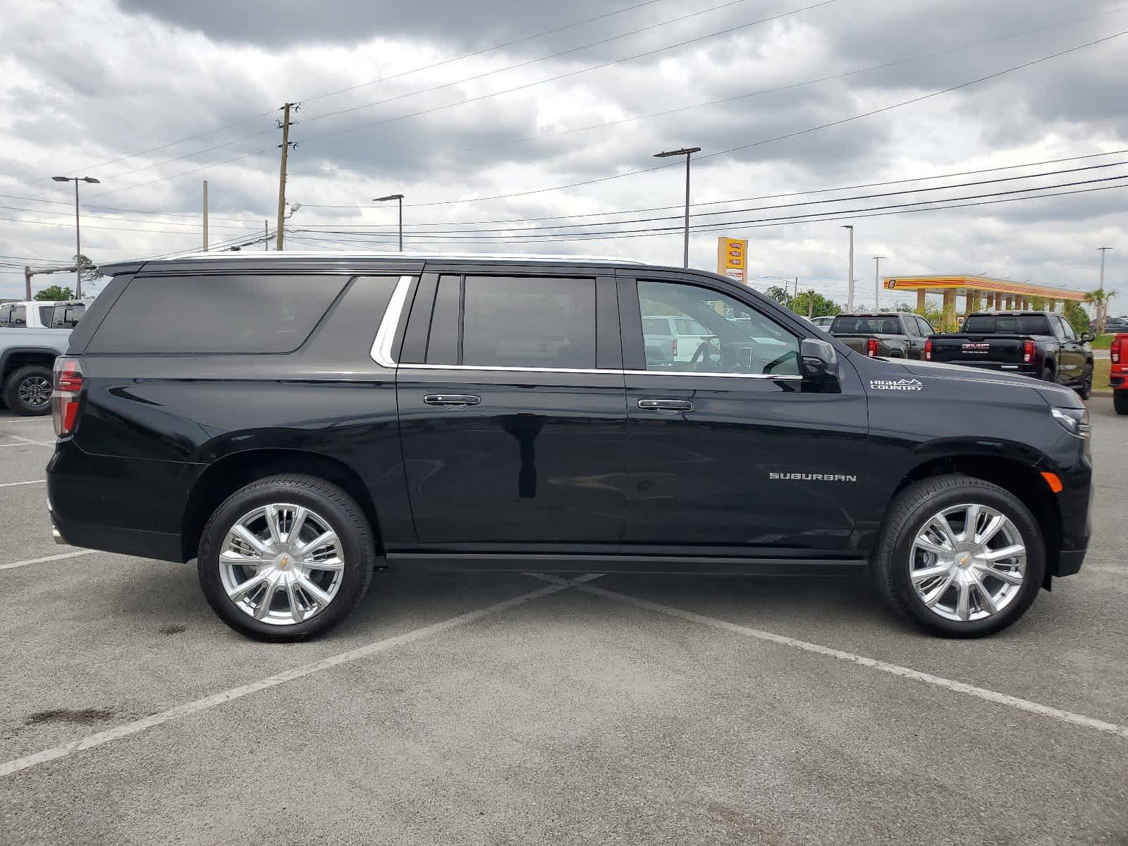 2024 Chevrolet Suburban High Country 2