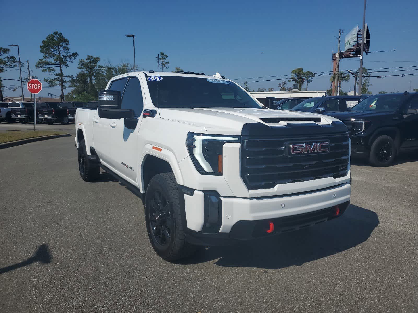 2024 GMC Sierra 2500HD AT4 4WD Crew Cab 159 8