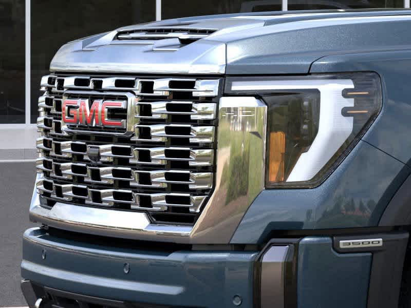 2025 GMC Sierra 3500HD Denali 4WD Crew Cab 159 13