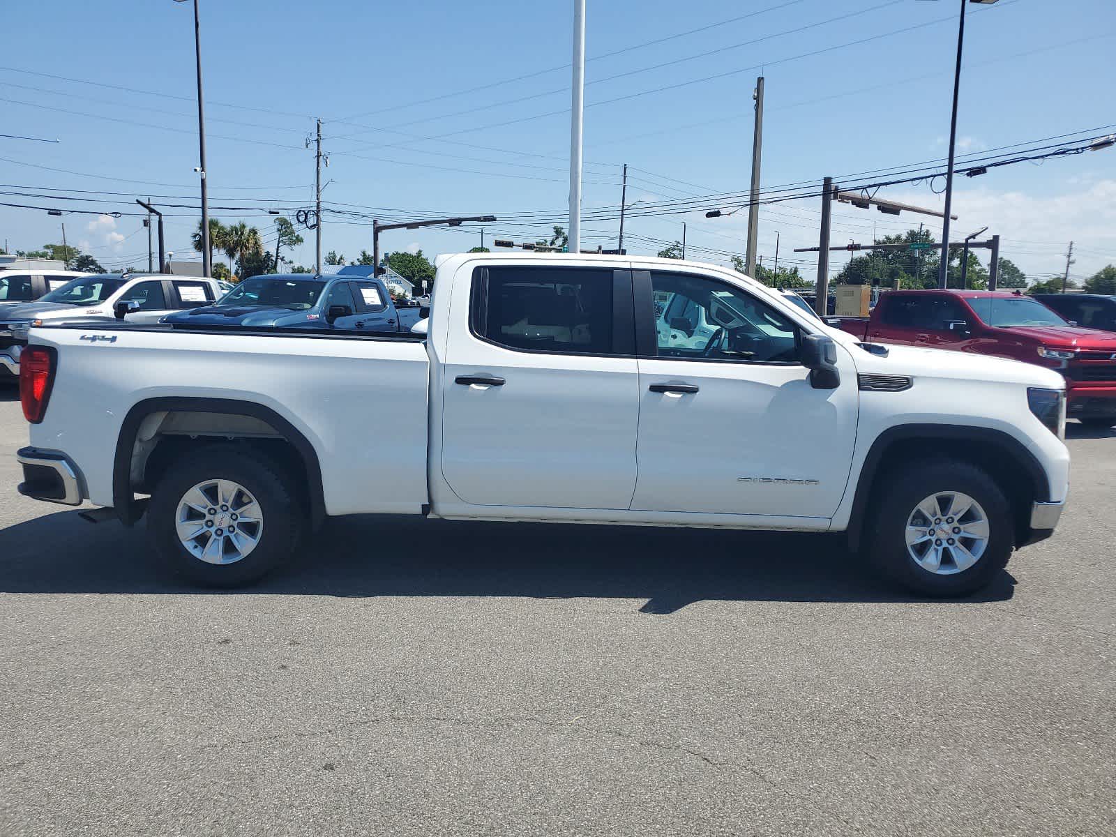 2022 GMC Sierra 1500 Pro 4WD Crew Cab 157 7