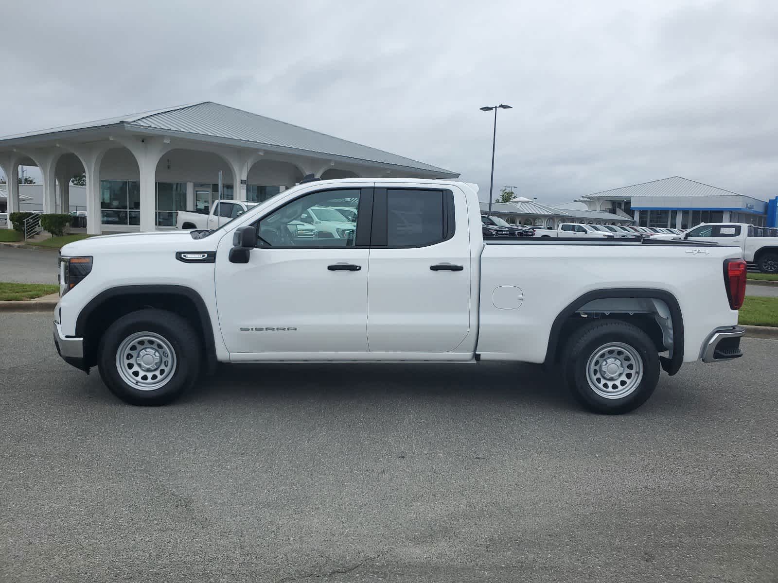 2025 GMC Sierra 1500 Pro 4WD Double Cab 147 2