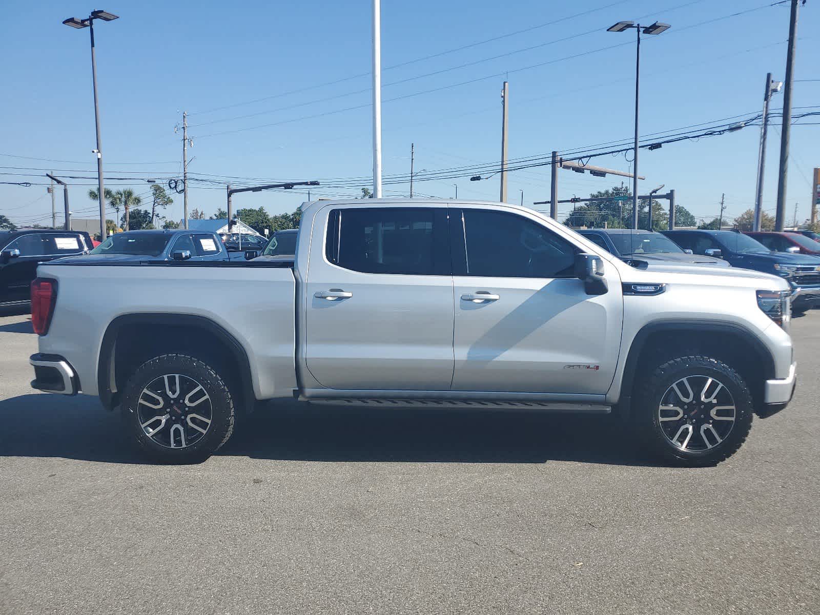 2022 GMC Sierra 1500 AT4 4WD Crew Cab 147 7