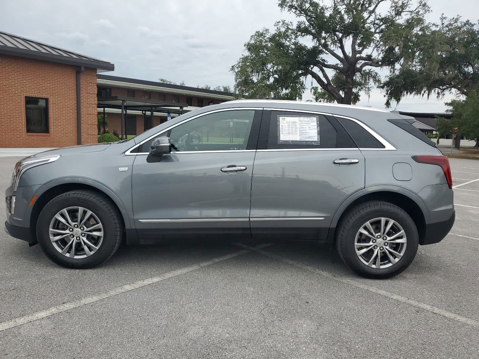 2022 Cadillac XT5 AWD Premium Luxury 2