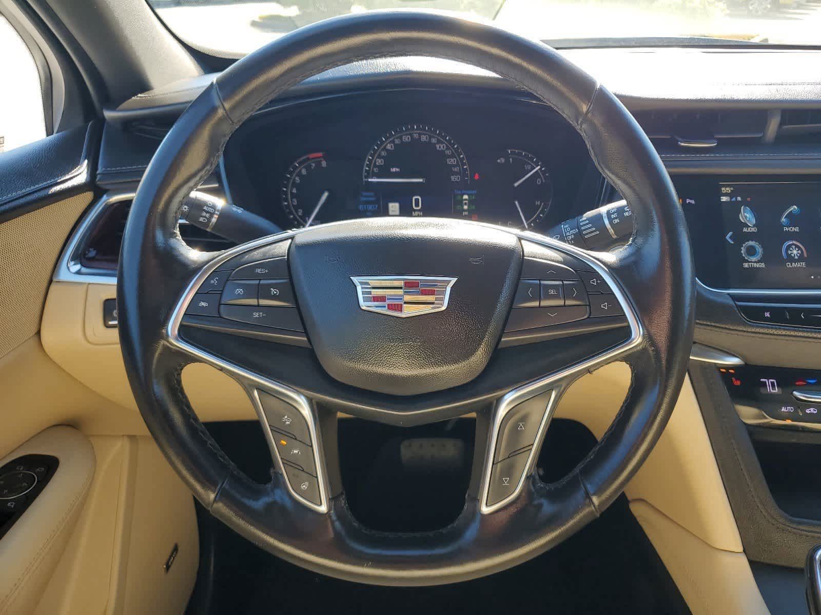 2018 Cadillac XT5 Luxury AWD 11