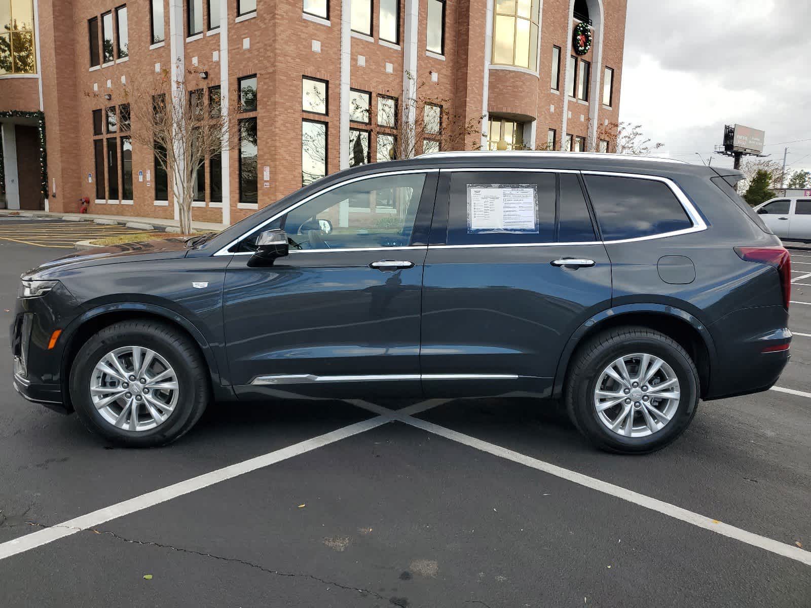 2023 Cadillac XT6 AWD Luxury 2