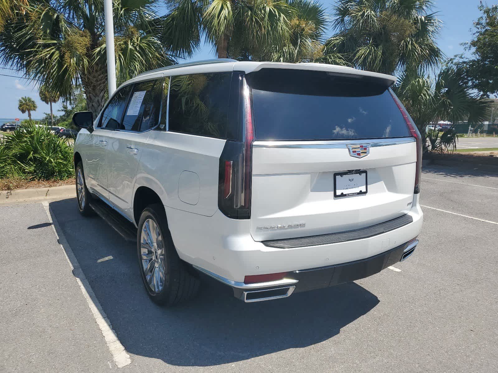 2023 Cadillac Escalade 4WD Premium Luxury 3