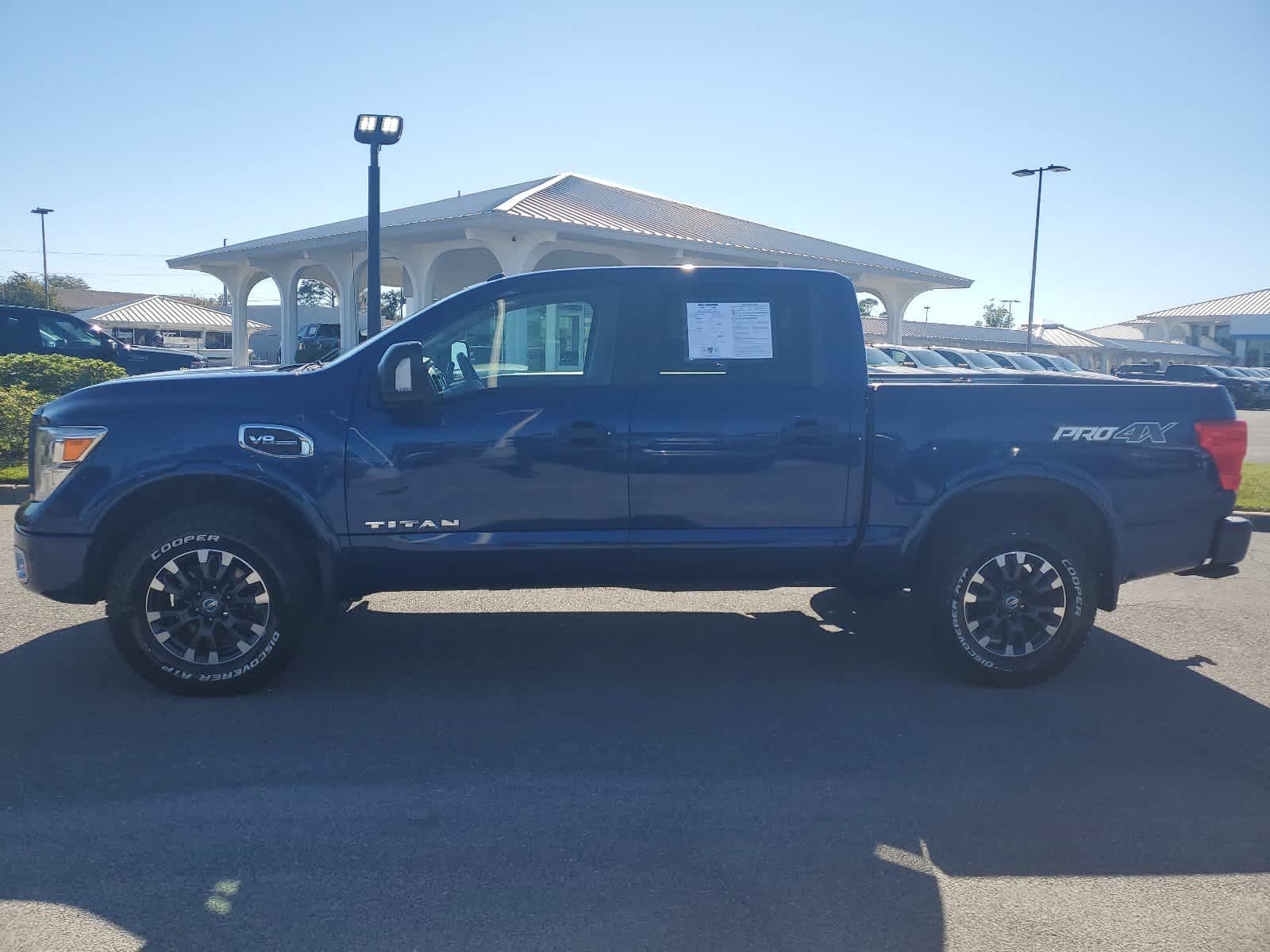 2017 Nissan Titan PRO-4X 4x4 Crew Cab 2