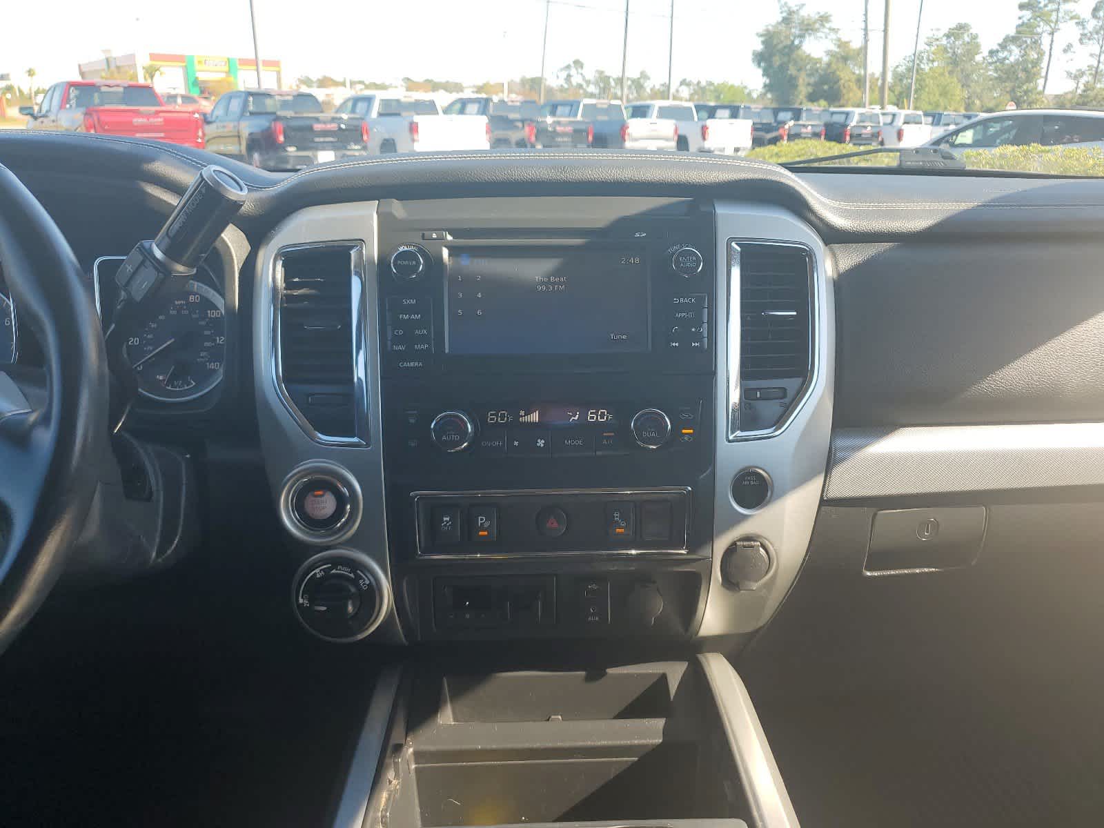 2017 Nissan Titan PRO-4X 4x4 Crew Cab 12