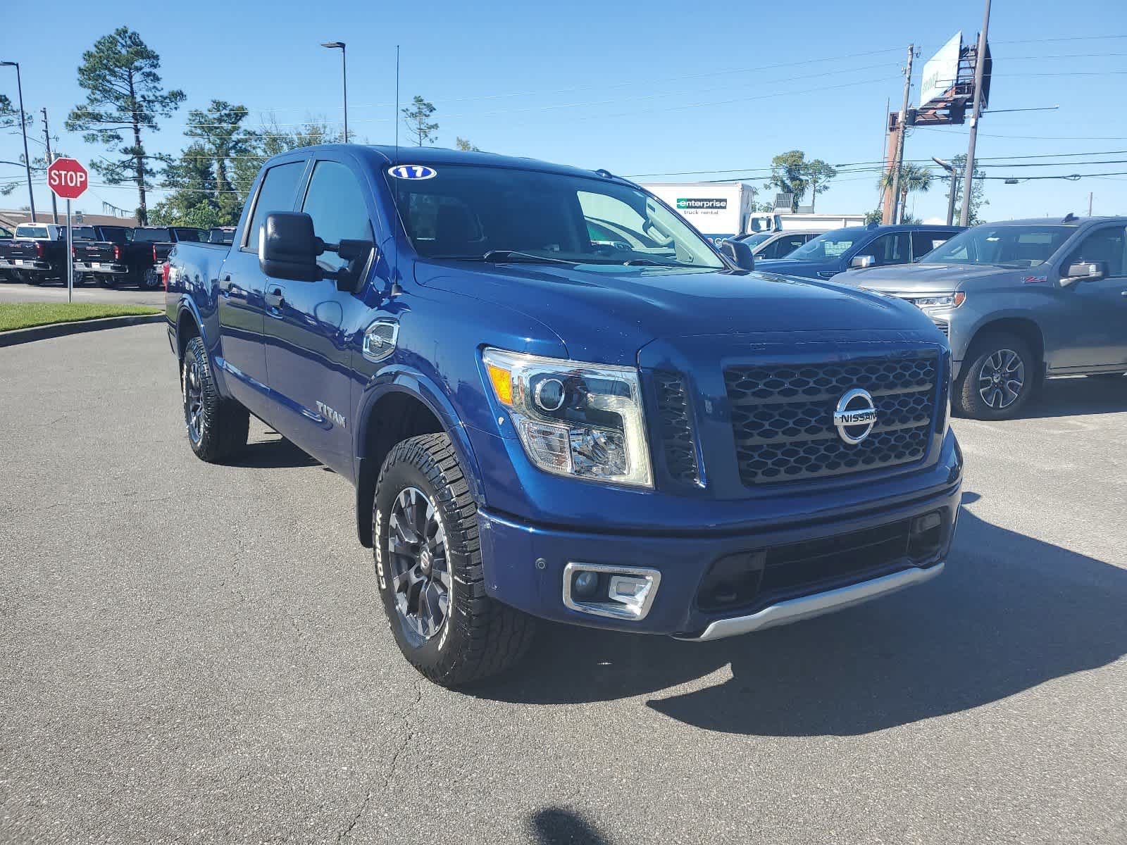 2017 Nissan Titan PRO-4X 4x4 Crew Cab 8