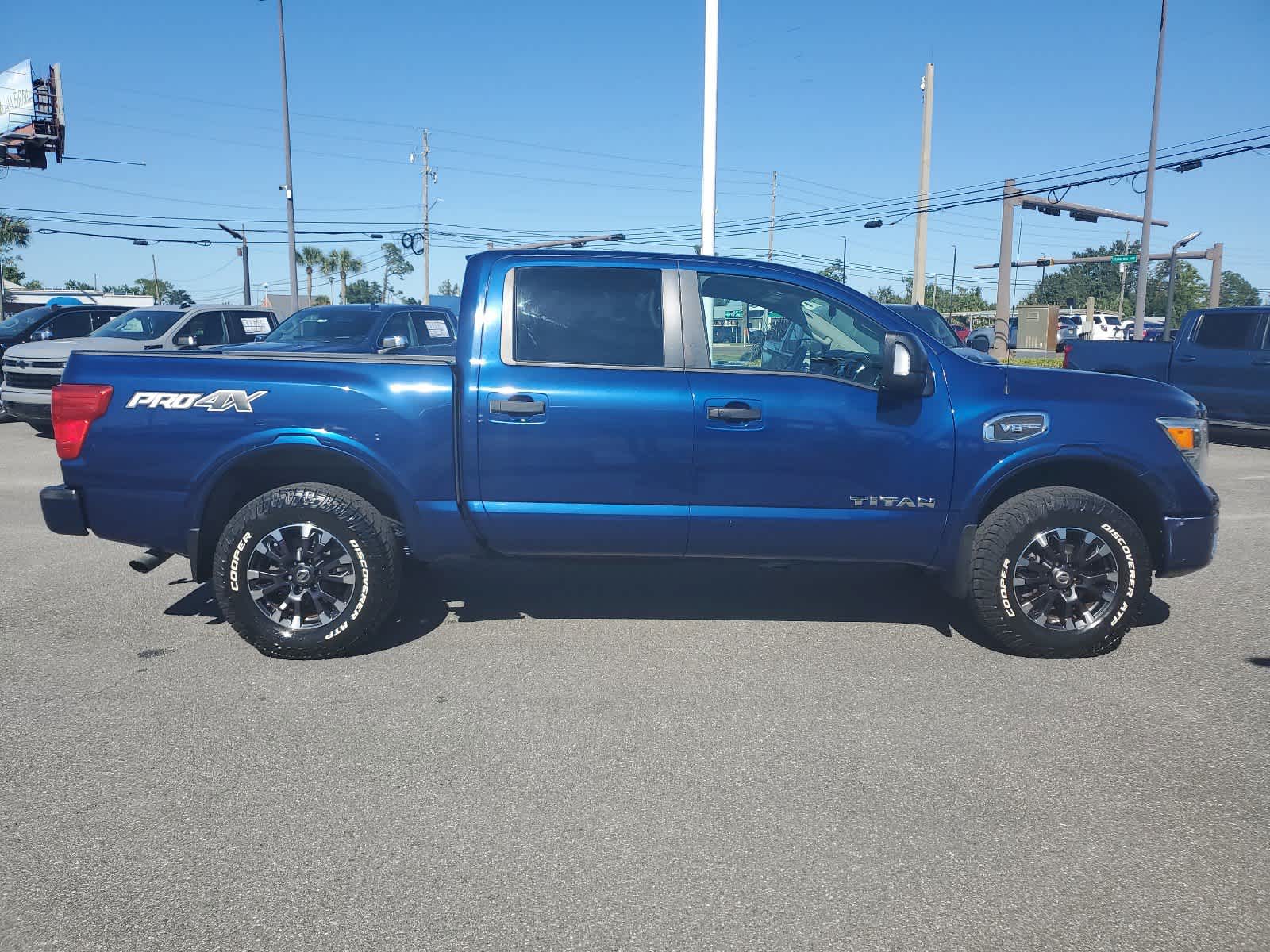 2017 Nissan Titan PRO-4X 4x4 Crew Cab 7