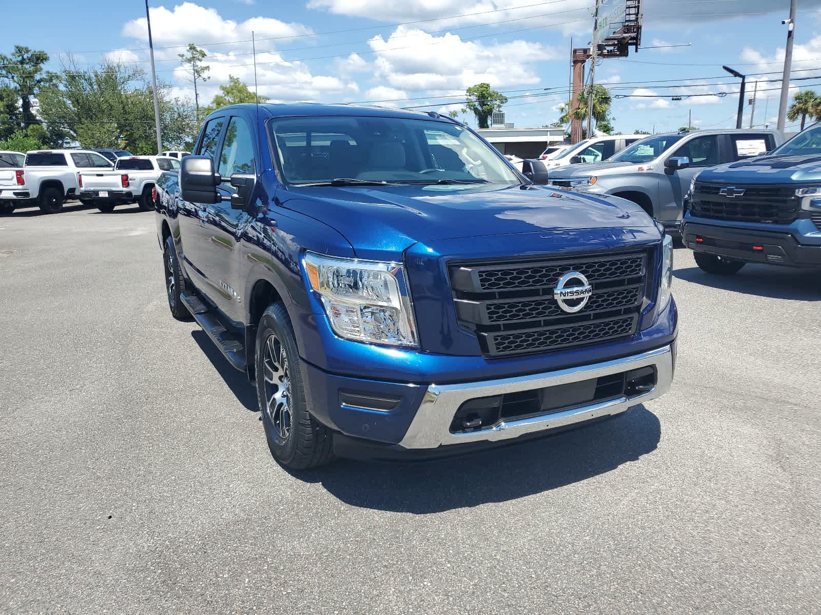 2020 Nissan Titan SV 4x2 Crew Cab 8