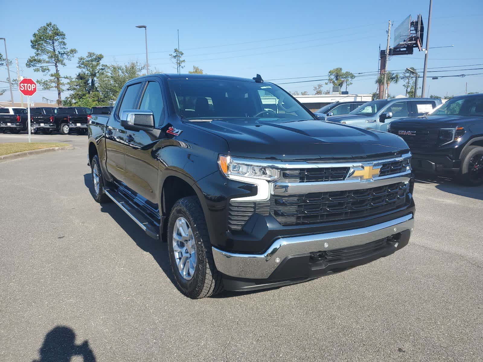 2025 Chevrolet Silverado 1500 LT 4WD Crew Cab 147 25